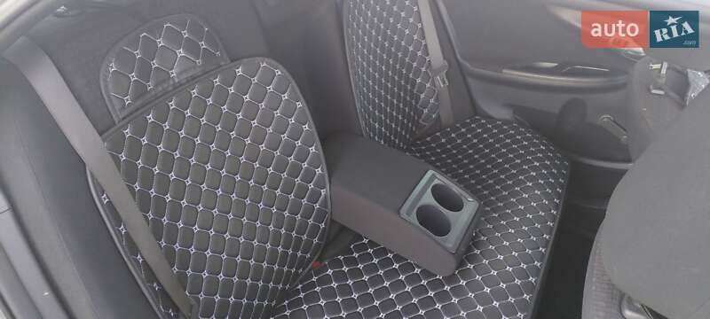 Седан Toyota Corolla 2009 в Шостке