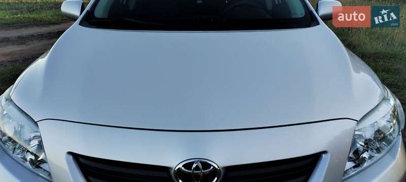 Седан Toyota Corolla 2009 в Шостке