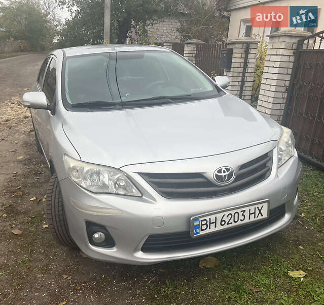 Седан Toyota Corolla 2012 в Києві