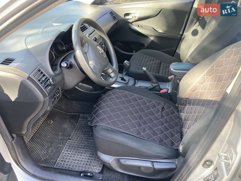 Седан Toyota Corolla 2007 в Киеве