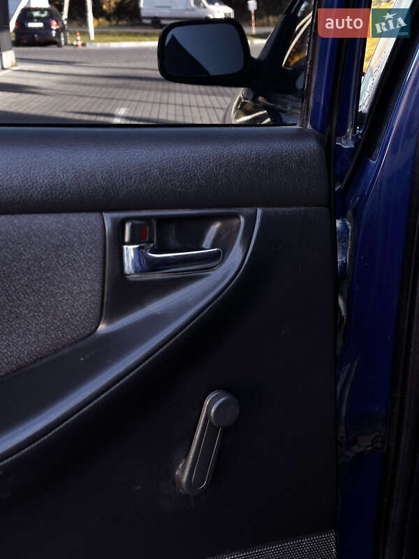 Универсал Toyota Corolla 2002 в Николаеве