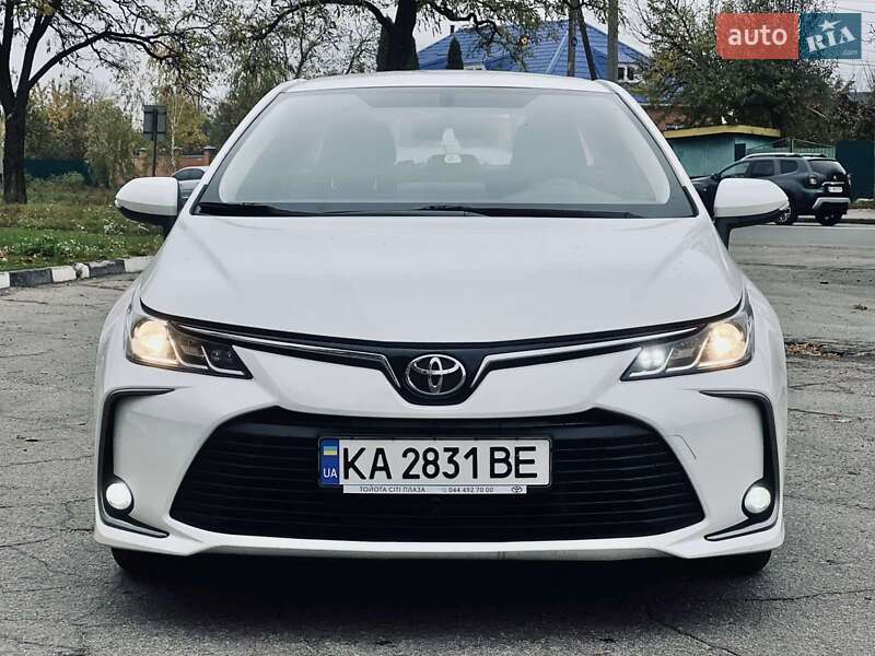 Седан Toyota Corolla 2020 в Полтаве