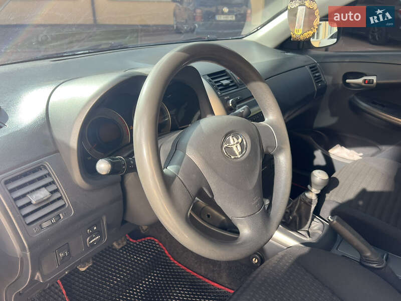 Седан Toyota Corolla 2009 в Каменец-Подольском