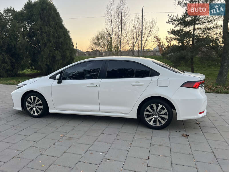 Седан Toyota Corolla 2019 в Киеве