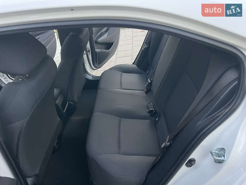 Седан Toyota Corolla 2019 в Киеве