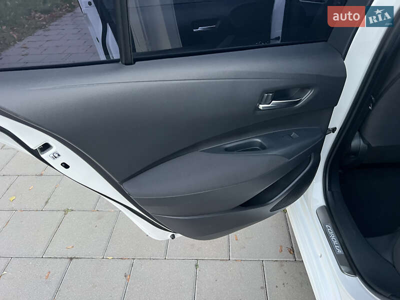 Седан Toyota Corolla 2019 в Киеве