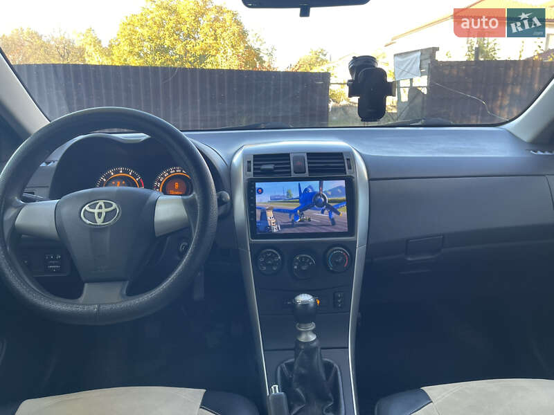 Седан Toyota Corolla 2010 в Одессе