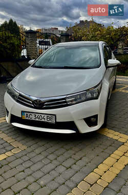 Седан Toyota Corolla 2014 в Луцьку