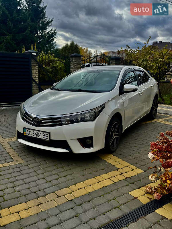 Седан Toyota Corolla 2013 в Луцке фото 4 Седан Toyota Corolla 2013 в Луцке