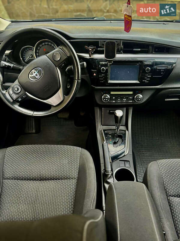 Седан Toyota Corolla 2013 в Луцке фото 12 Седан Toyota Corolla 2013 в Луцке