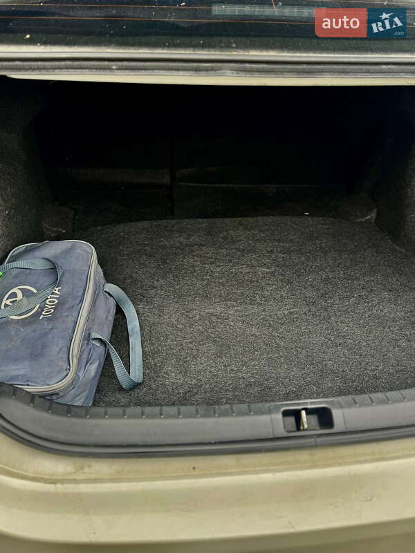 Седан Toyota Corolla 2013 в Луцке фото 14 Седан Toyota Corolla 2013 в Луцке