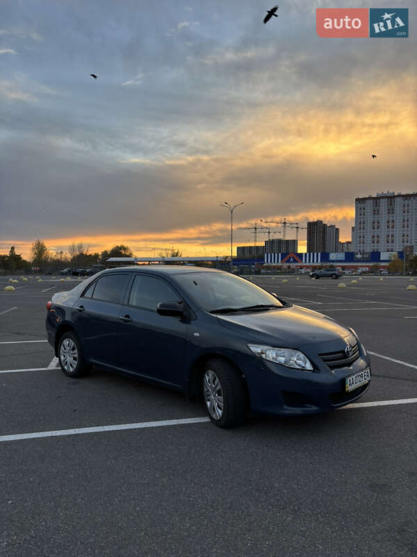 Седан Toyota Corolla 2007 в Киеве