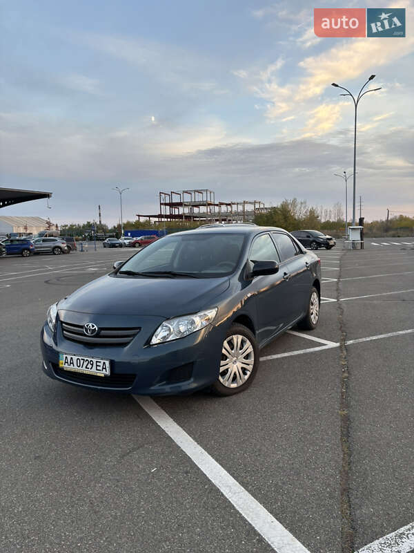 Седан Toyota Corolla 2007 в Киеве