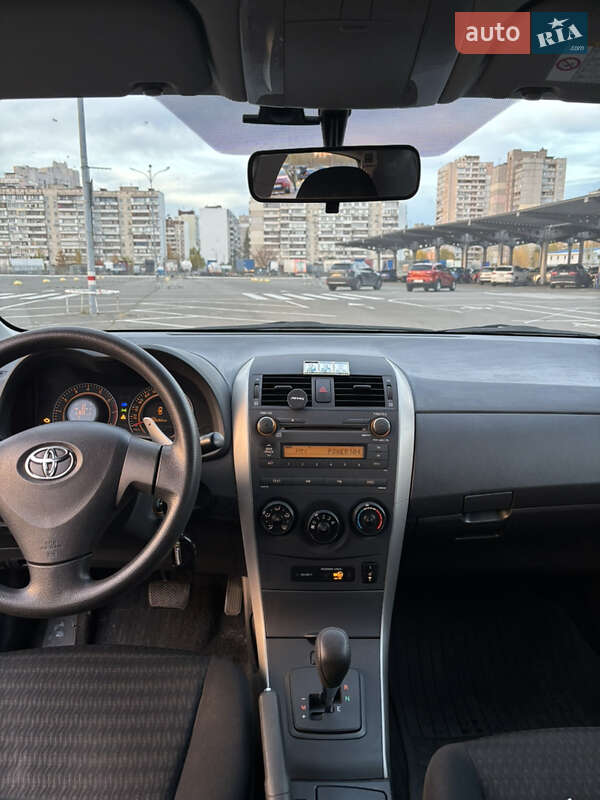 Седан Toyota Corolla 2007 в Киеве