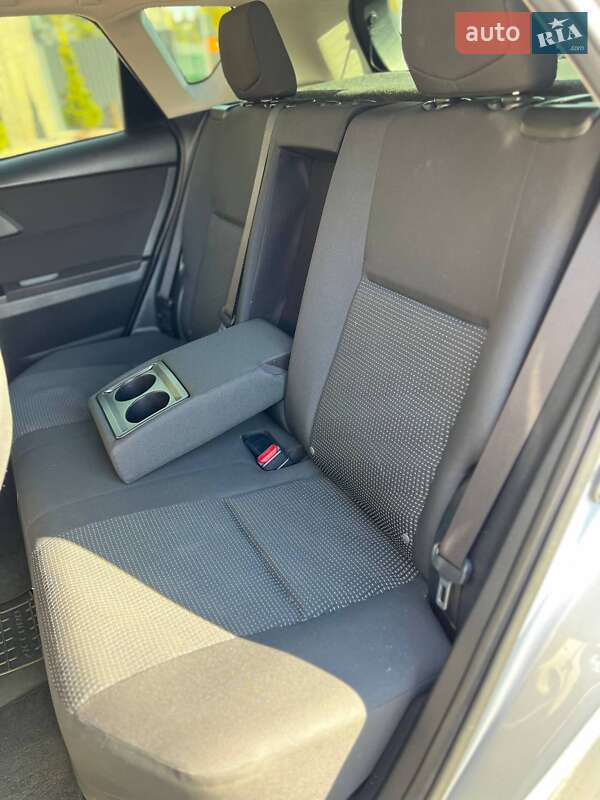 Хэтчбек Toyota Corolla 2017 в Одессе фото 16 Хэтчбек Toyota Corolla 2017 в Одессе