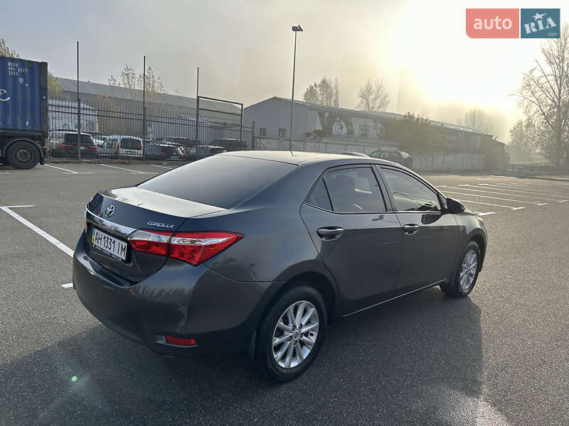 Седан Toyota Corolla 2013 в Киеве фото 7 Седан Toyota Corolla 2013 в Киеве