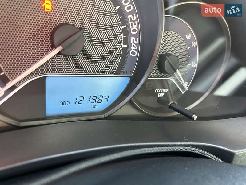 Седан Toyota Corolla 2013 в Киеве фото 11 Седан Toyota Corolla 2013 в Киеве