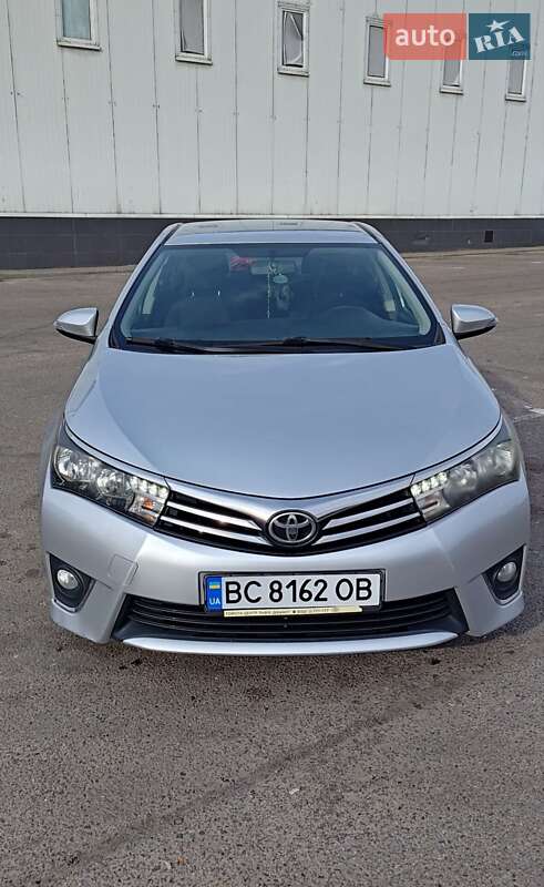 Седан Toyota Corolla 2013 в Львове