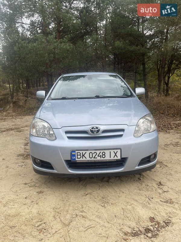 Хэтчбек Toyota Corolla 2005 в Костополе