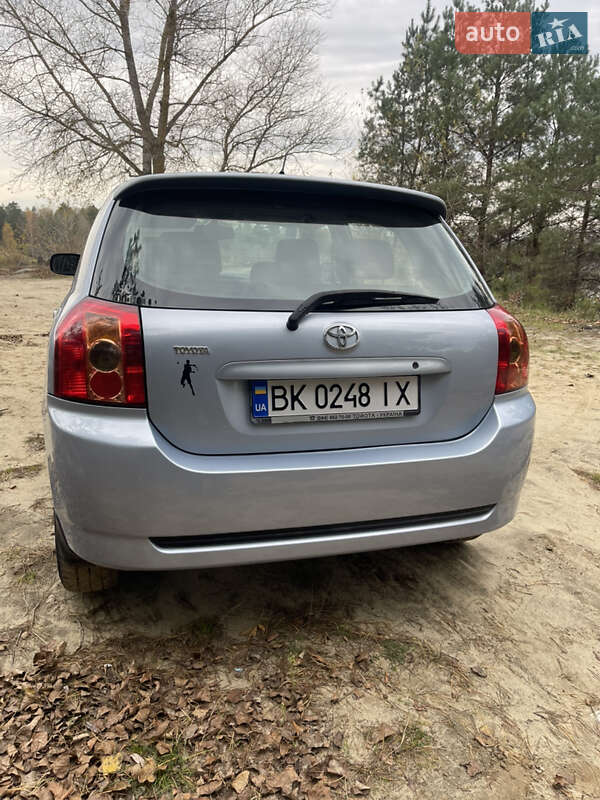 Хэтчбек Toyota Corolla 2005 в Костополе