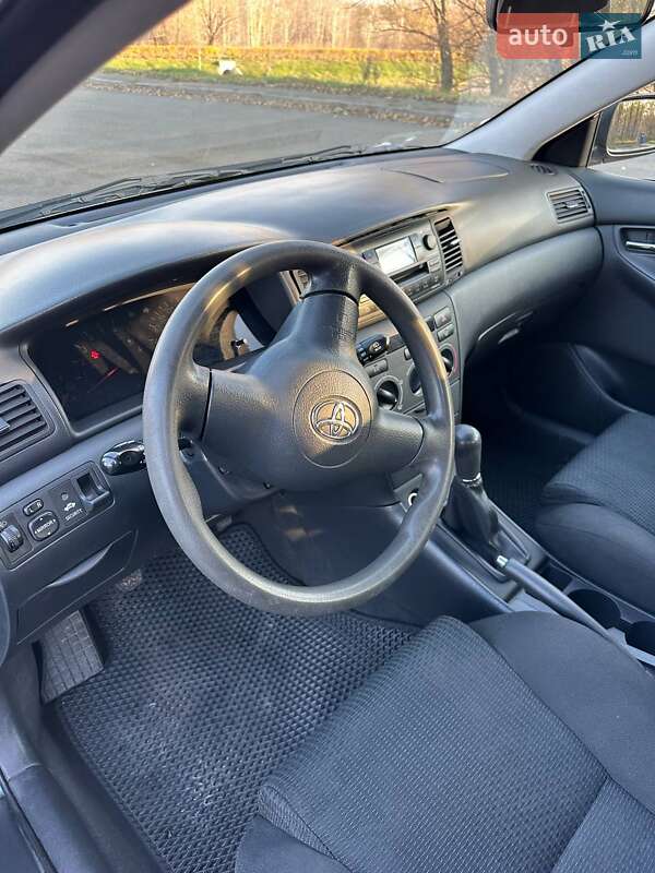 Хэтчбек Toyota Corolla 2004 в Киеве
