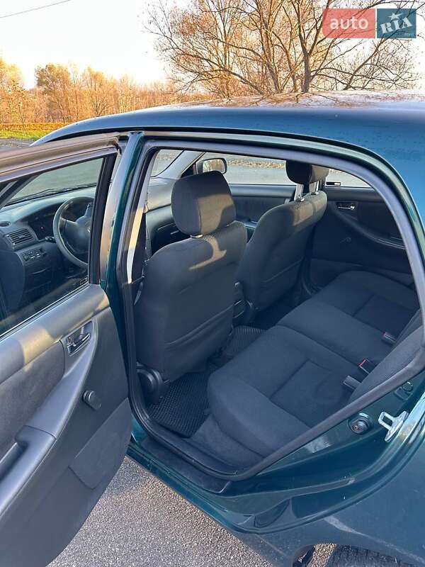 Хэтчбек Toyota Corolla 2004 в Киеве