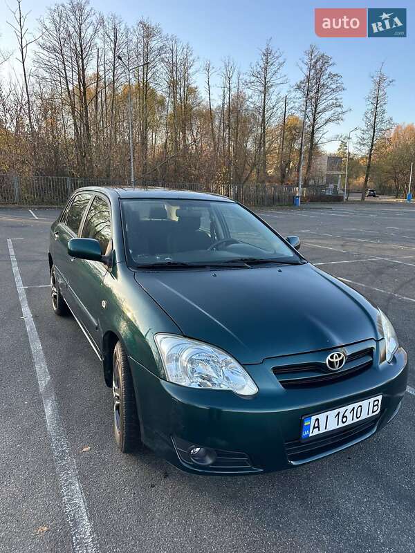 Хэтчбек Toyota Corolla 2004 в Киеве