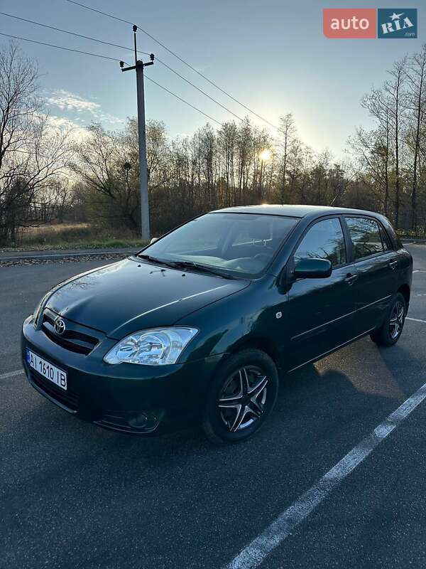 Хэтчбек Toyota Corolla 2004 в Киеве