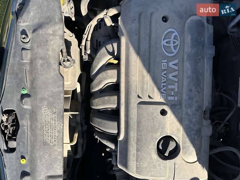 Хэтчбек Toyota Corolla 2004 в Киеве