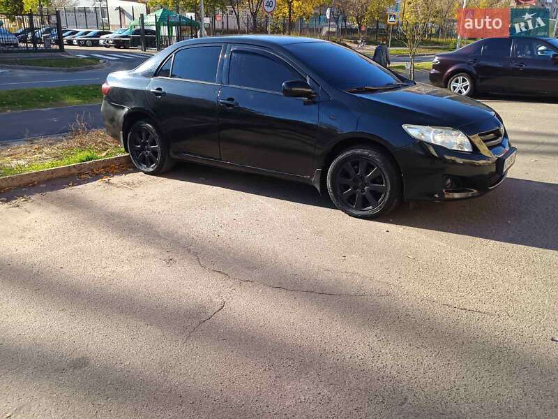 Седан Toyota Corolla 2009 в Киеве