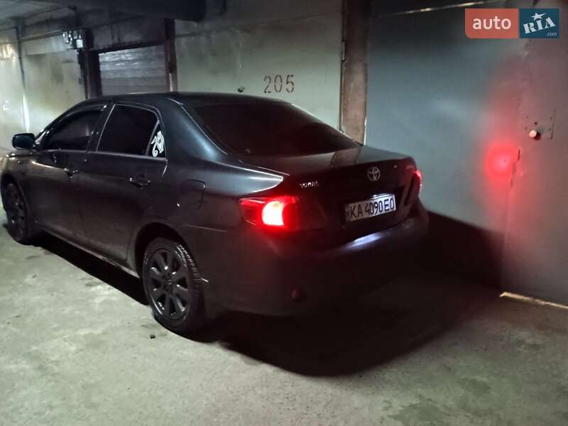Седан Toyota Corolla 2009 в Киеве