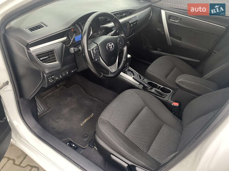 Седан Toyota Corolla 2013 в Луцке фото 12 Седан Toyota Corolla 2013 в Луцке
