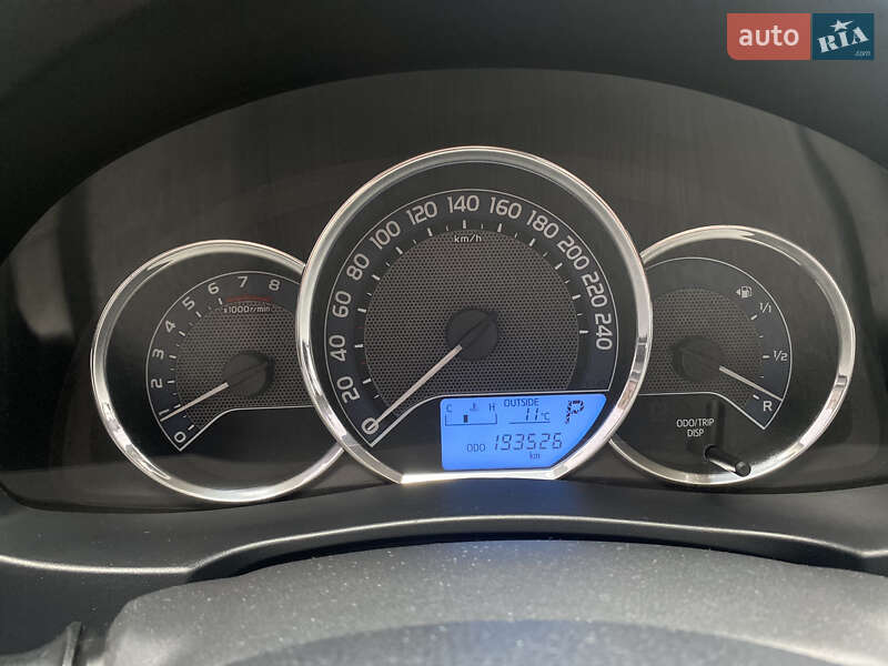 Седан Toyota Corolla 2013 в Луцке фото 19 Седан Toyota Corolla 2013 в Луцке