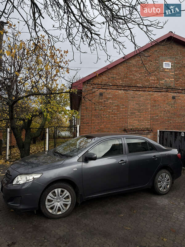 Седан Toyota Corolla 2008 в Рожище