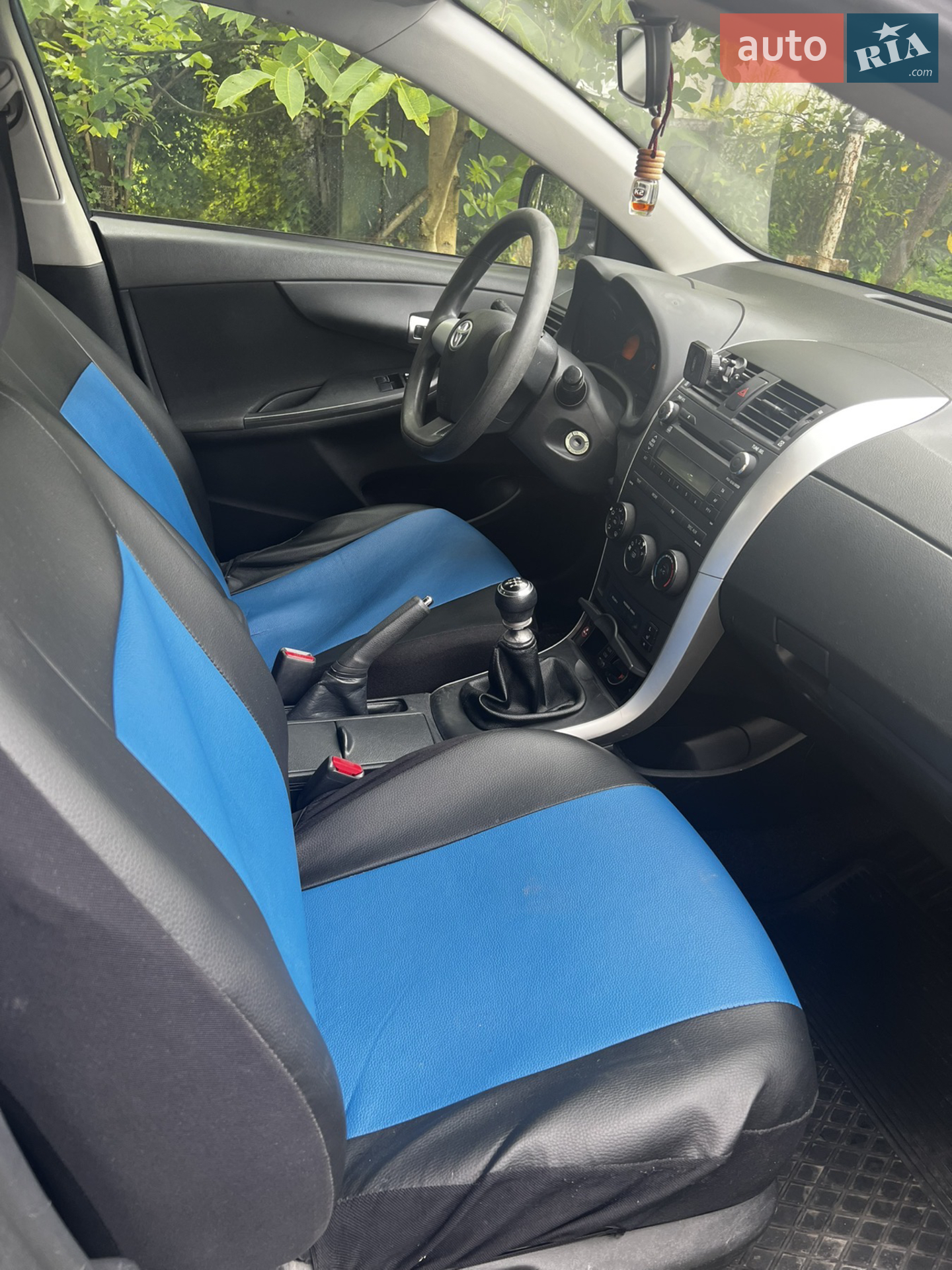 2010 Toyota Corolla - мініатюра 11