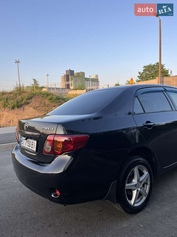 Седан Toyota Corolla 2007 в Ивано-Франковске