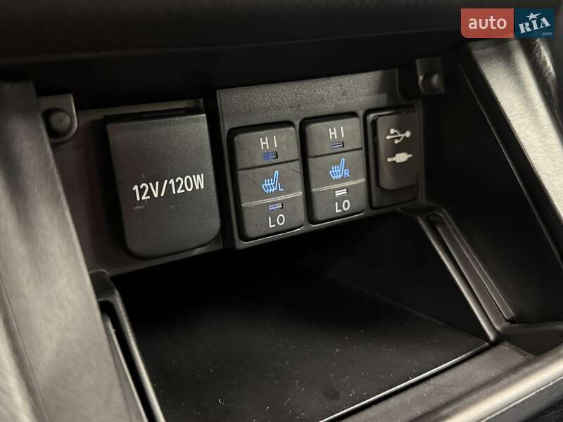 Седан Toyota Corolla 2017 в Киеве фото 49 Седан Toyota Corolla 2017 в Киеве