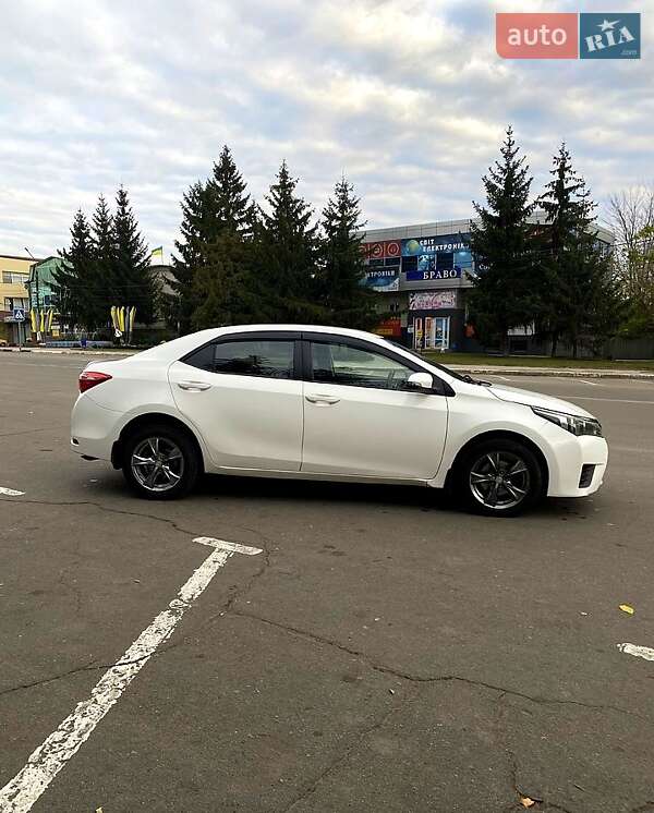 Седан Toyota Corolla 2013 в Харькове фото 3 Седан Toyota Corolla 2013 в Харькове