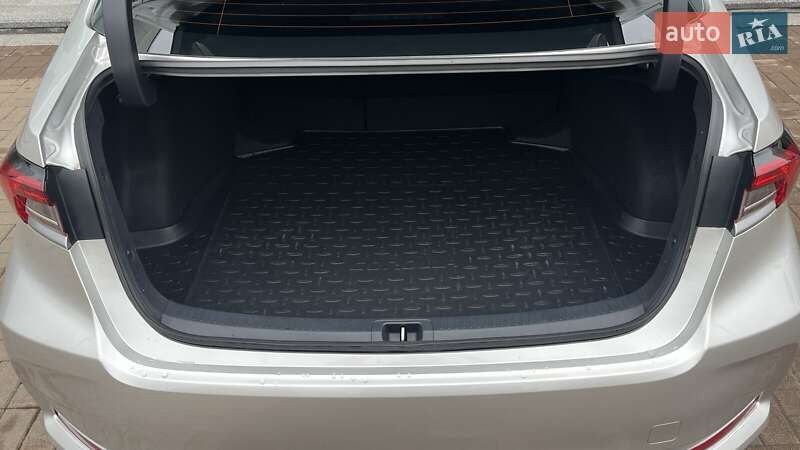 Седан Toyota Corolla 2025 в Киеве