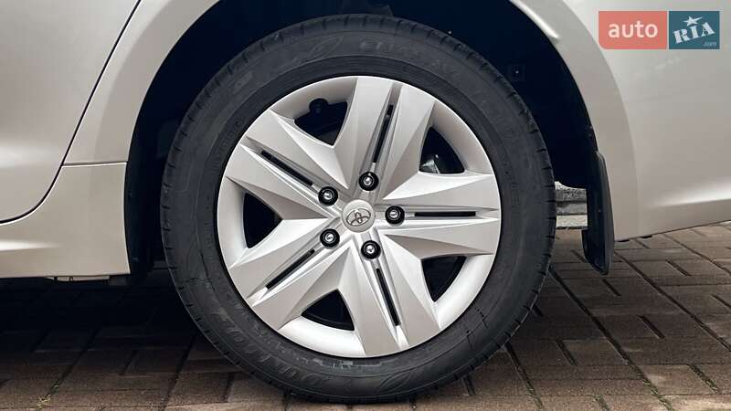 Седан Toyota Corolla 2025 в Киеве