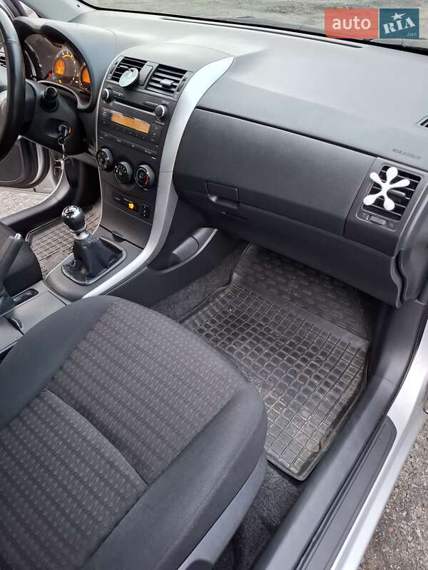 Седан Toyota Corolla 2010 в Виннице фото 7 Седан Toyota Corolla 2010 в Виннице