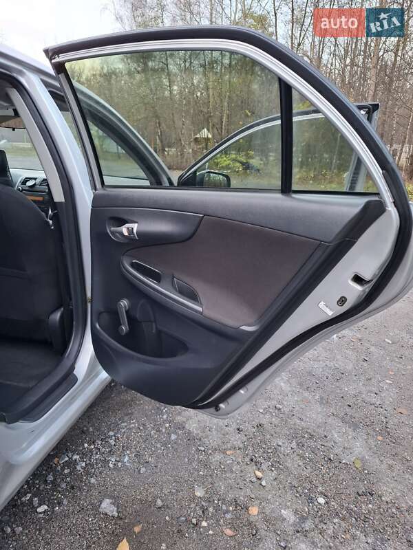 Седан Toyota Corolla 2010 в Виннице фото 14 Седан Toyota Corolla 2010 в Виннице