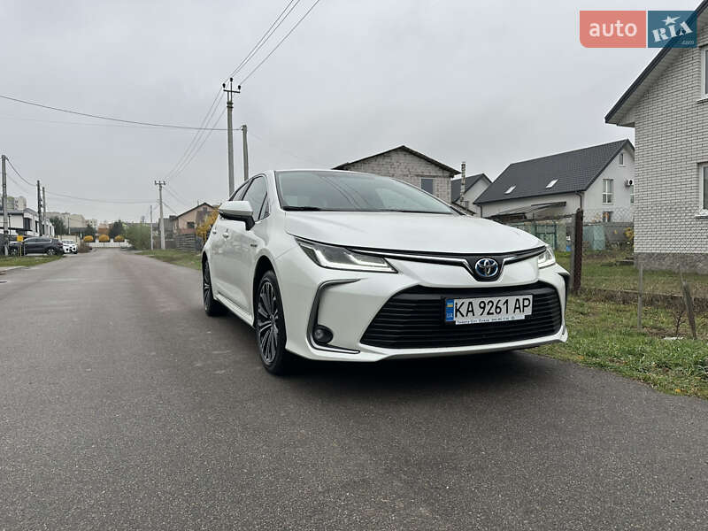 Седан Toyota Corolla 2020 в Киеве