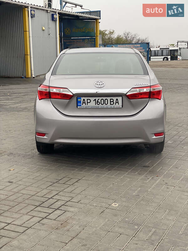 Седан Toyota Corolla 2018 в Запорожье