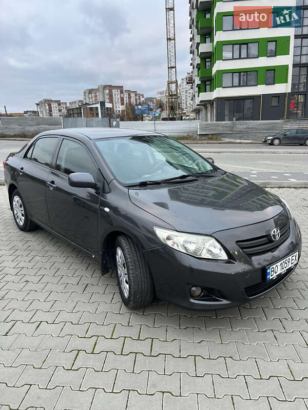 Седан Toyota Corolla 2008 в Тернополе