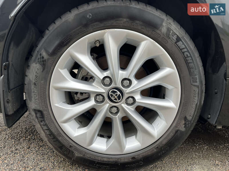 Седан Toyota Corolla 2019 в Новомосковську