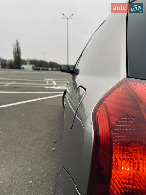 Хэтчбек Toyota Corolla 2003 в Одессе фото 8 Хэтчбек Toyota Corolla 2003 в Одессе