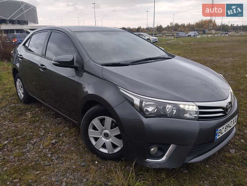 Седан Toyota Corolla 2013 в Львові фото 6 Седан Toyota Corolla 2013 в Львові
