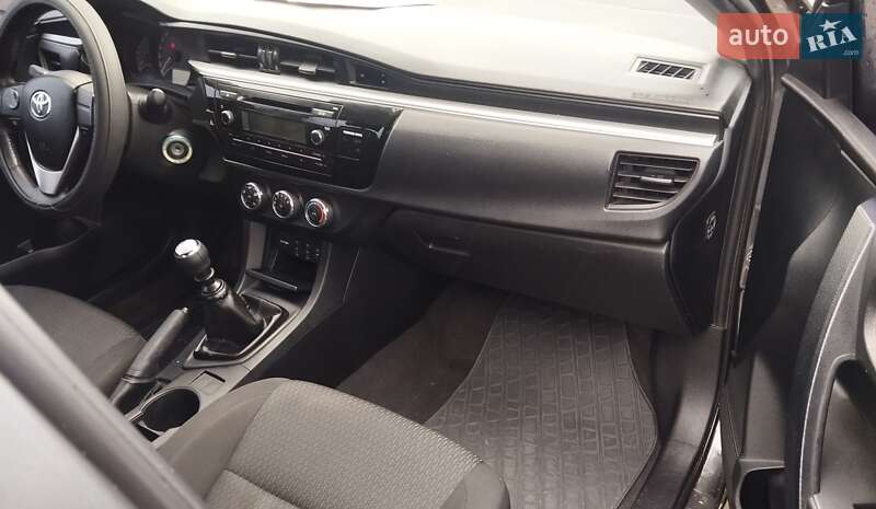 Седан Toyota Corolla 2013 в Львові фото 23 Седан Toyota Corolla 2013 в Львові