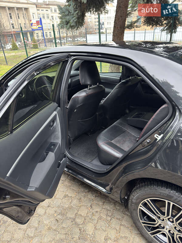 Седан Toyota Corolla 2016 в Кропивницком